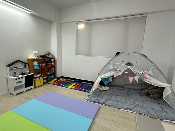곰돌이 텐트와 소꿉놀이 주방, 장난감 선반